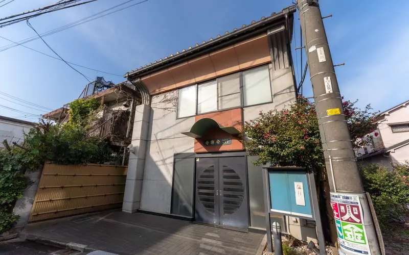 安楽寺の建物の外観(右手前から)