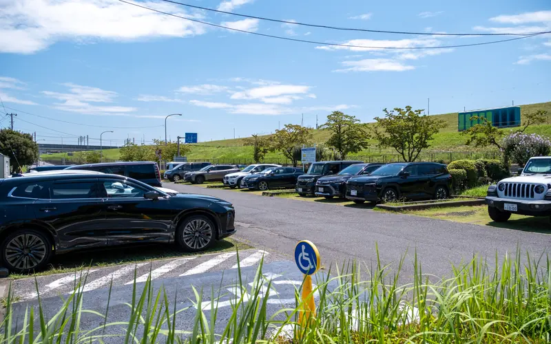 旭が丘会館の駐車場