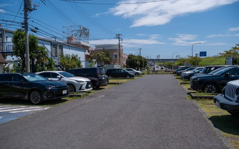 旭が丘会館の駐車場（通路）
