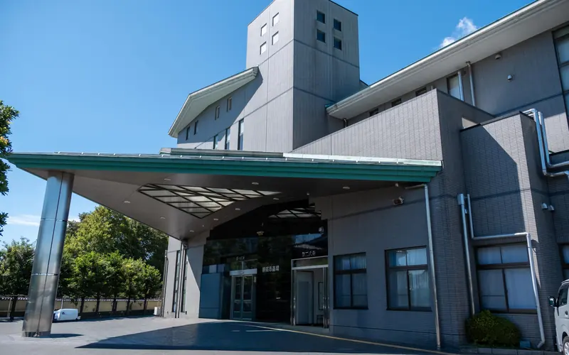 朝霞市斎場の建物の外観(斜め)