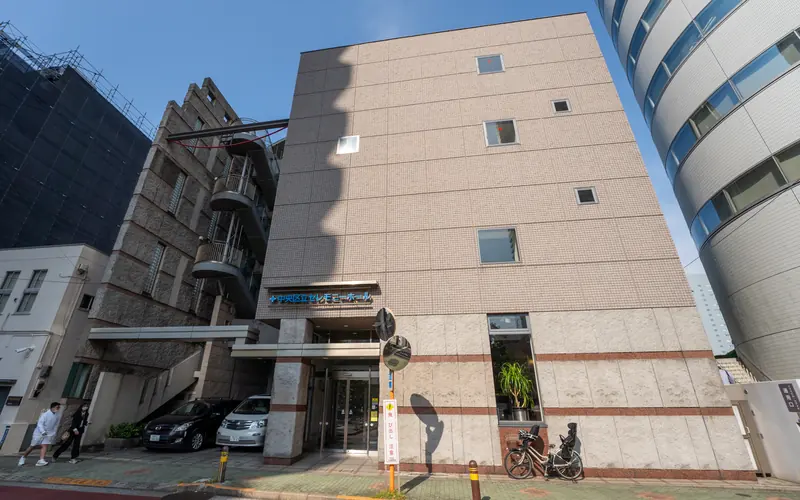 中央区立セレモニーホールの建物の外観(左から)