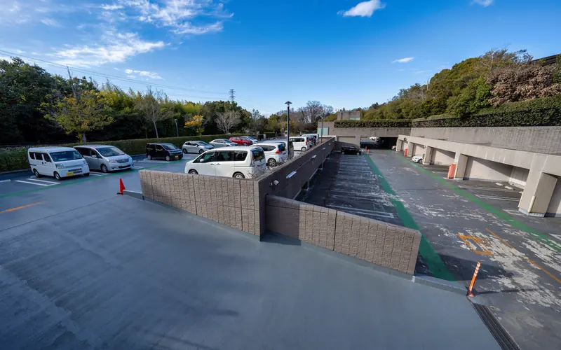 千葉市斎場の屋上駐車場(斜め上)