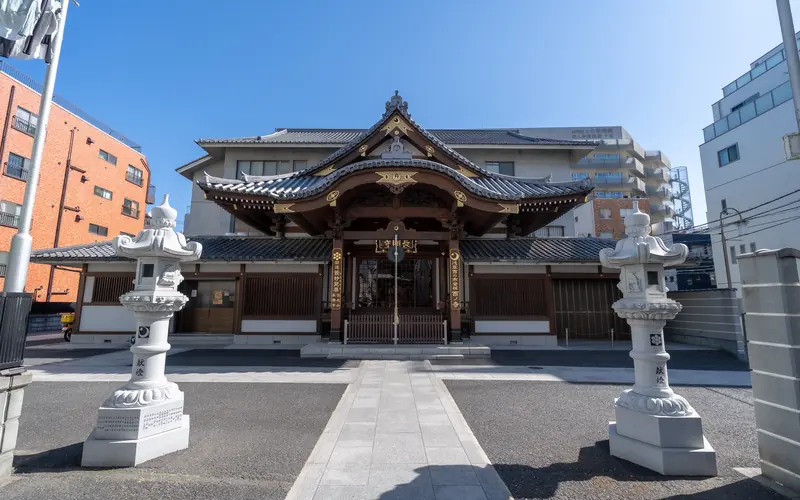 長國寺斎場の本堂の外観（正面）