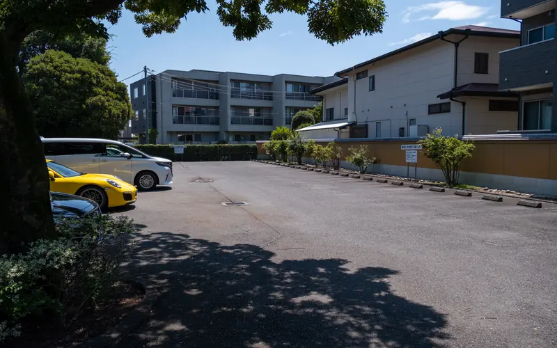 妙顕寺の駐車場（全景）