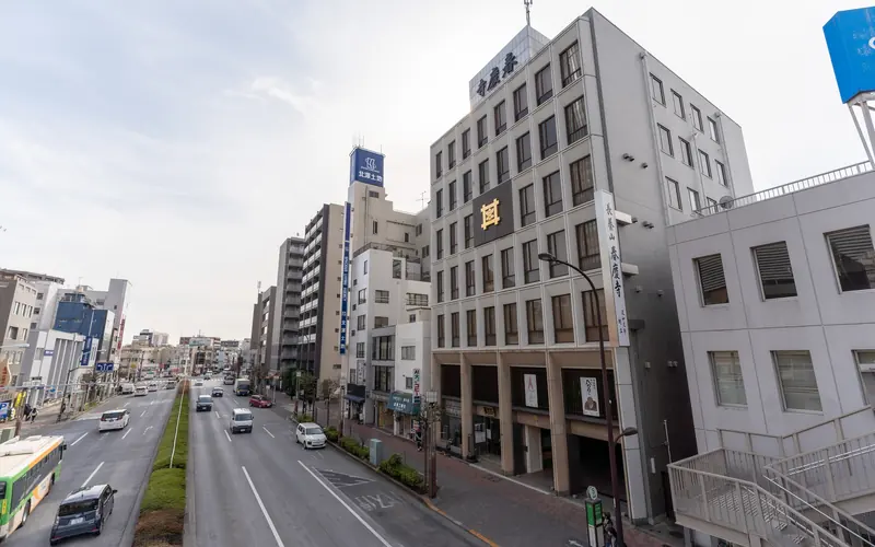 春慶寺の外観(道路沿い)