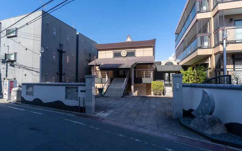 大善寺の建物の外観(道路から)