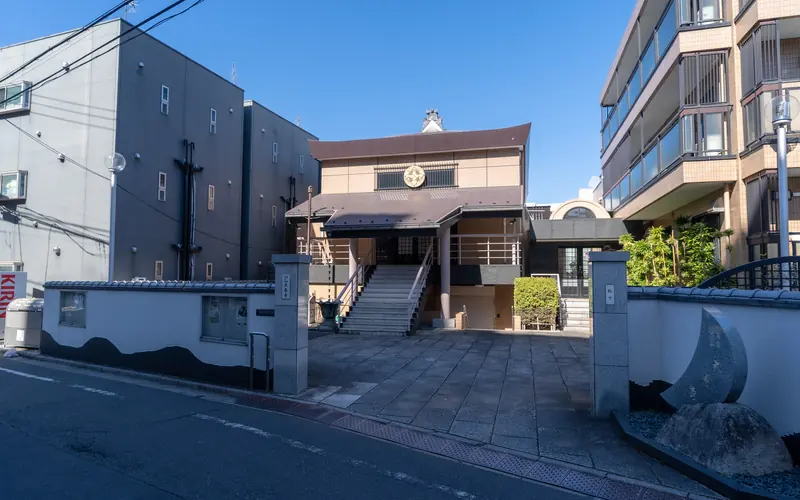 大善寺の建物の外観(道路から)