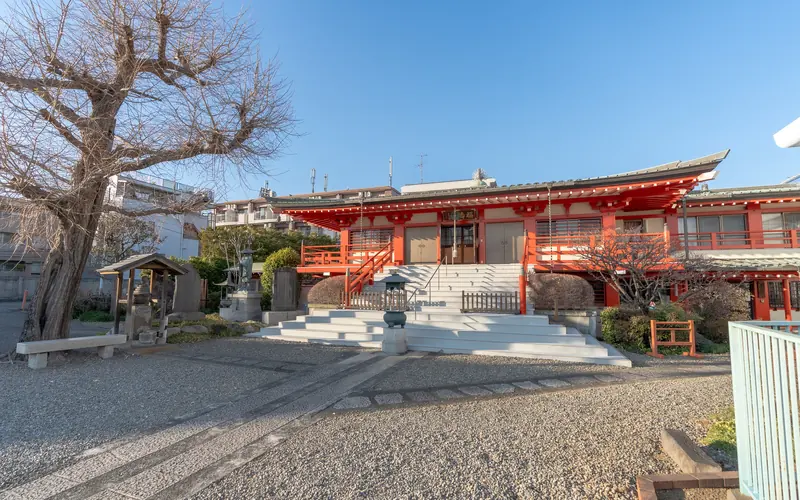 福寿院 西光殿の本堂（左手から）