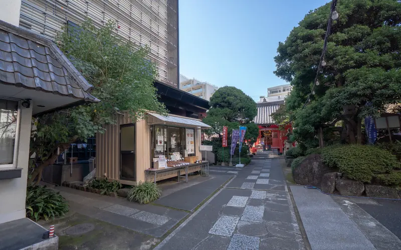 源覚寺(こんにゃく閻魔)の境内の参道