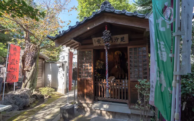 源覚寺(こんにゃく閻魔)の境内のお堂