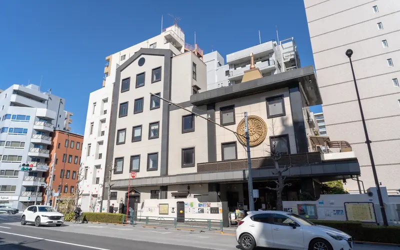 厳念寺会館の建物の外観(通り沿い)