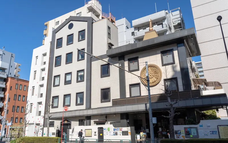 厳念寺会館の建物の外観(寄り)