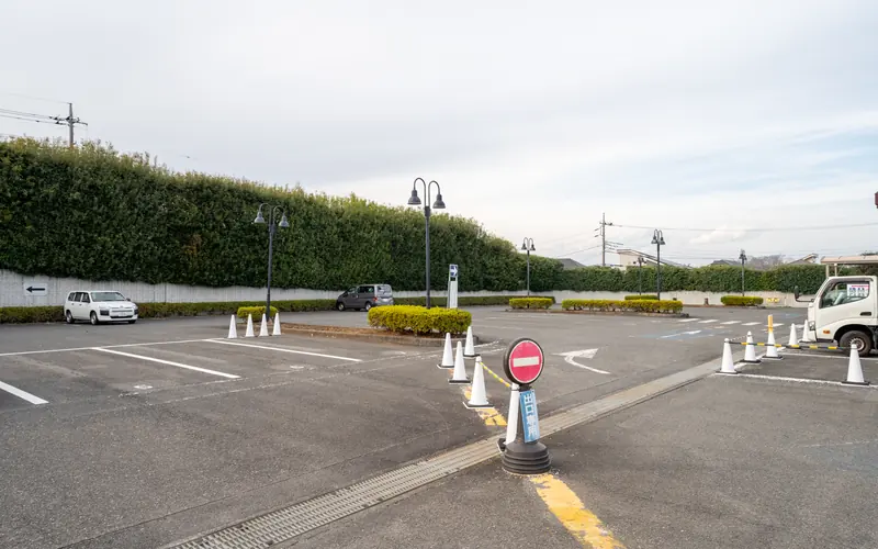 八王子市斎場の駐車場(進入禁止の標識)