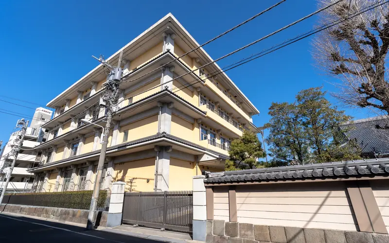 東本願寺慈光殿の建物の外観(道路側)