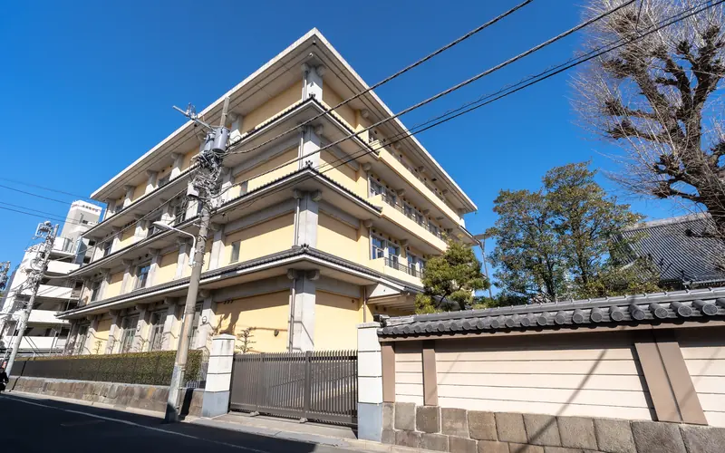 東本願寺慈光殿の建物の外観(道路側)