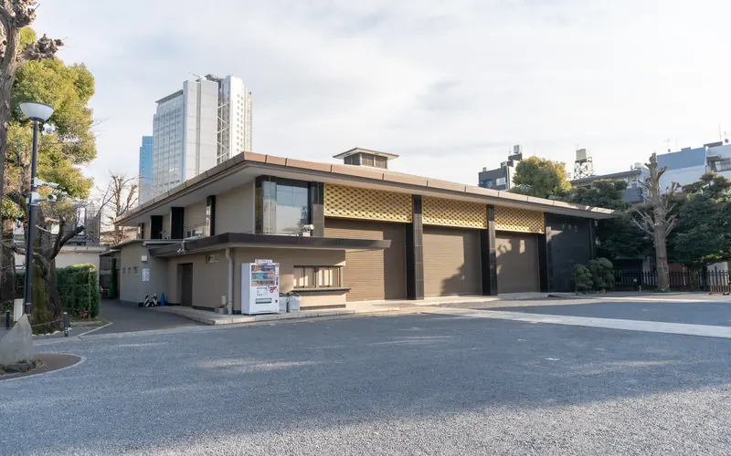 宝仙寺 大師堂の自動販売機のある建物