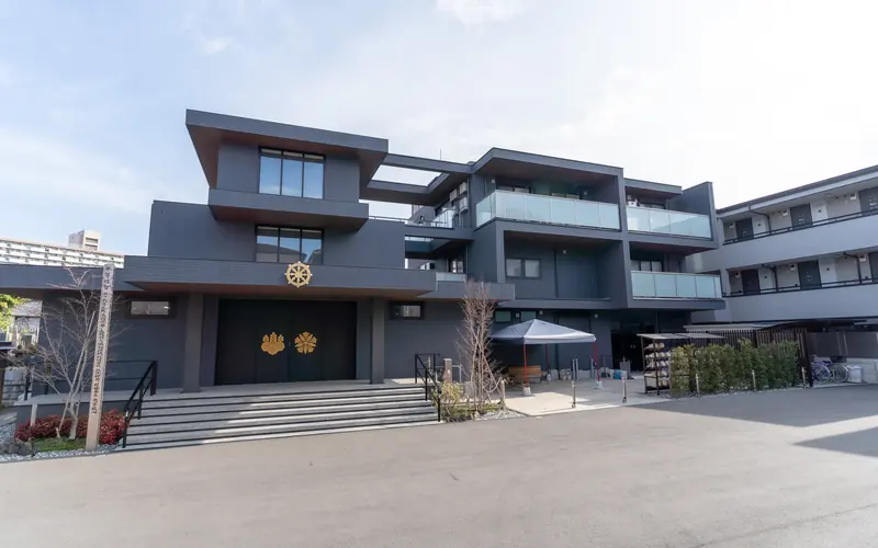 慈光院の建物の外観(正面・やや引き)