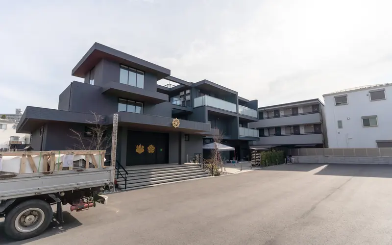慈光院の本堂入口側の外観