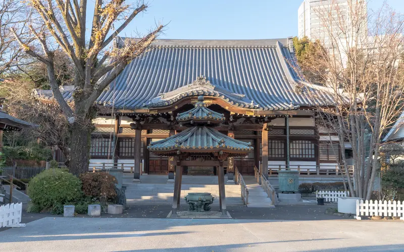 成願寺 長者閣の本堂(中央から)