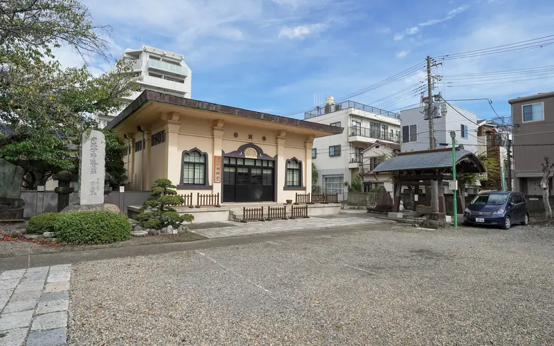 浄心寺の建物の外観(やや右から)