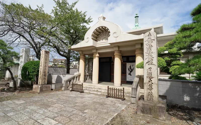 浄心寺の本堂(正面左から)