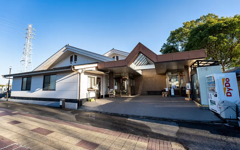 金剛院岩槻別院(浄光殿)の建物の外観(道路側から)
