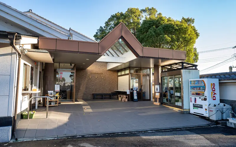 金剛院岩槻別院(浄光殿)の自動販売機(正面寄り)