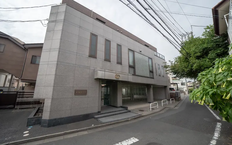 正徳寺会館の会館の外観(斜め)