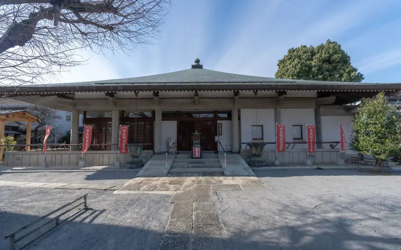 明治寺 百観音沙羅会館の本堂（正面）