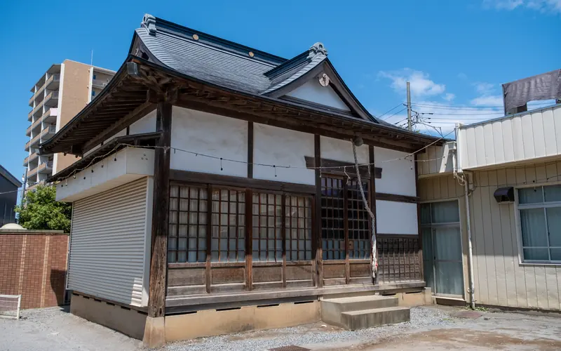 沖内会館の隣接する木造の建物