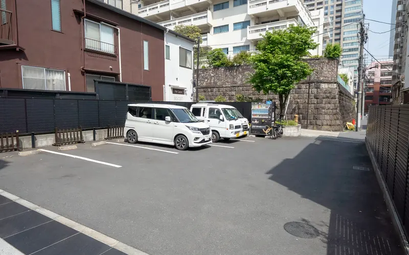 弘法寺ホールの駐車場
