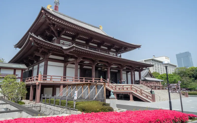 増上寺の大殿(斜め左から)