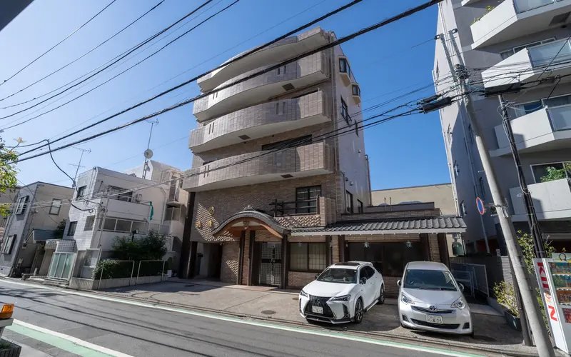 應慶寺の建物の外観(正面寄り)