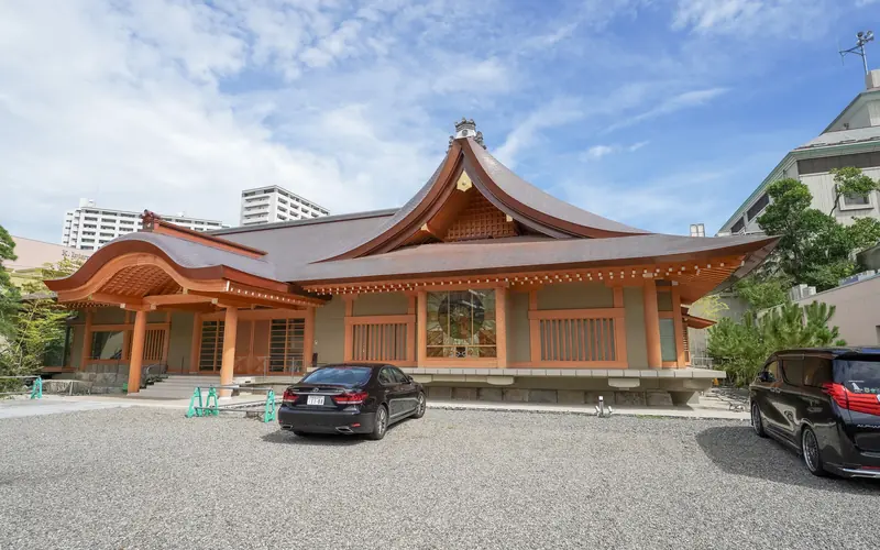 霊巌寺の新館の外観