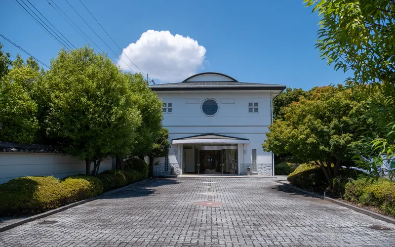 宝樹院会館の建物の外観(正面)