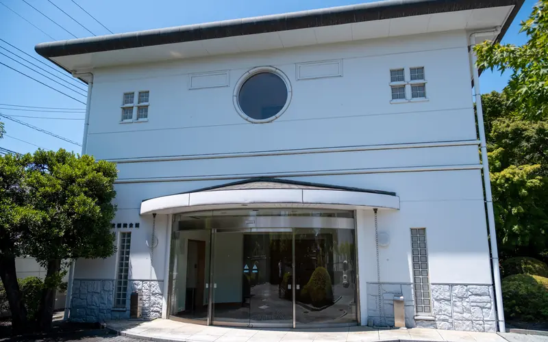 宝樹院会館の入口(正面付近)