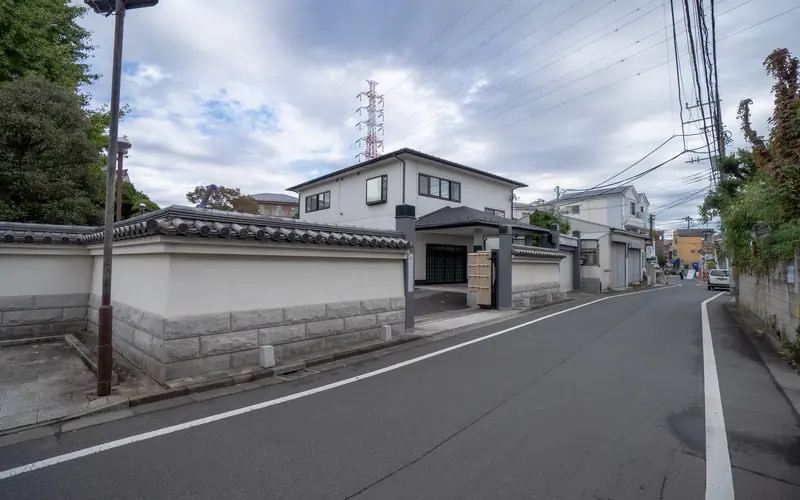 性翁寺 木余堂会館の会館周辺の道路(1)