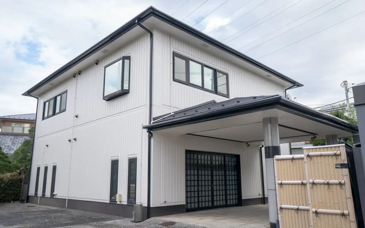 性翁寺 木余堂会館の外観