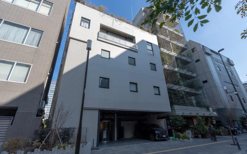 沙羅ホールの建物の外観(左から)