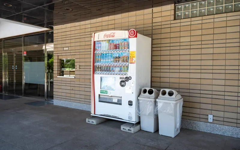 三学院極楽殿の自動販売機
