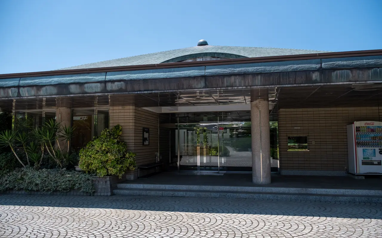 三学院極楽殿の外観