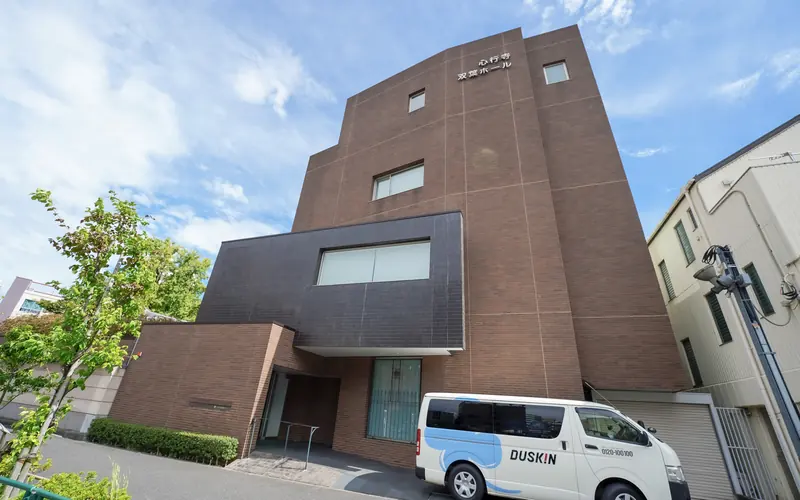 心行寺双葉ホールの建物の外観（右寄り）