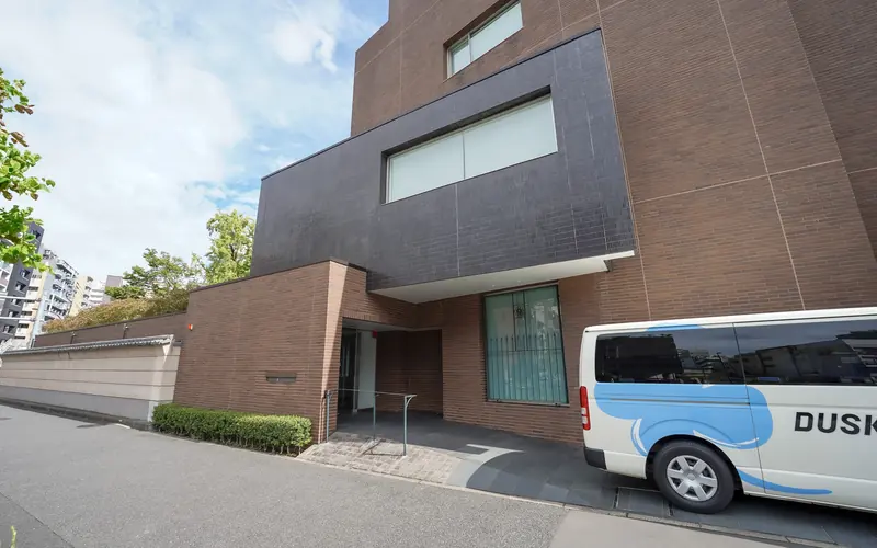 心行寺双葉ホールの建物入口まわり