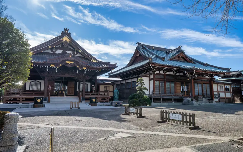正覚寺 実相会館／たちばな会館の境内の全景
