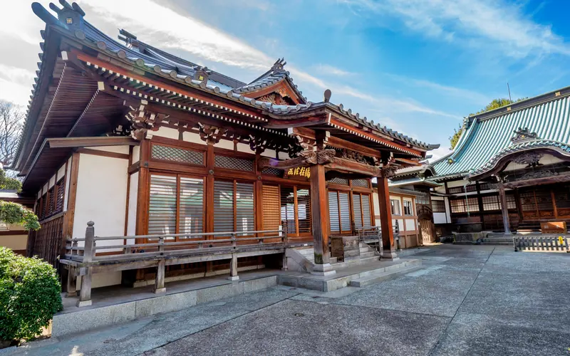 正覚寺 実相会館／たちばな会館の境内の堂宇