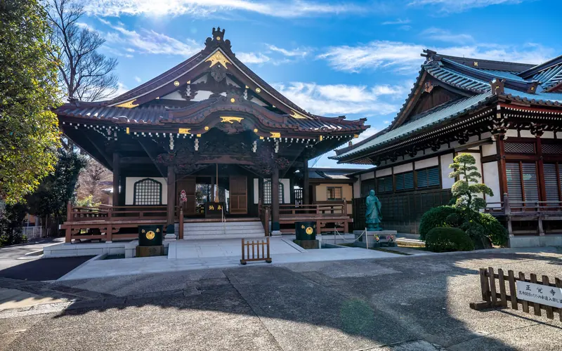 正覚寺 実相会館/たちばな会館の本堂と境内
