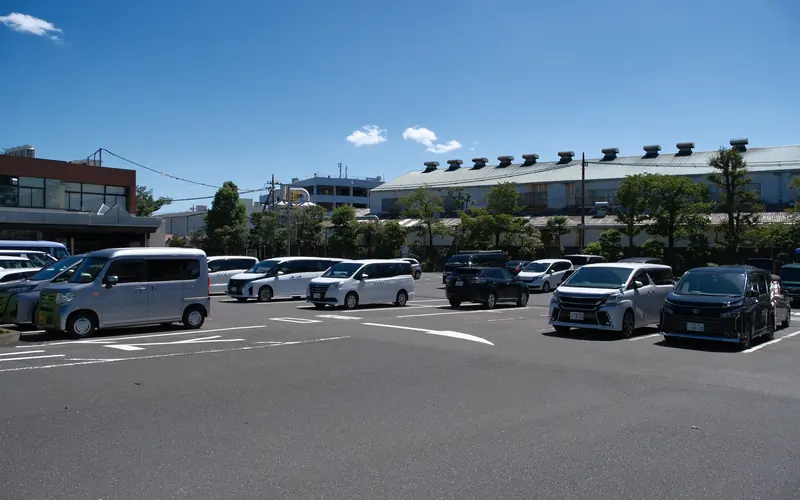 戸田葬祭場の駐車場（遠景）