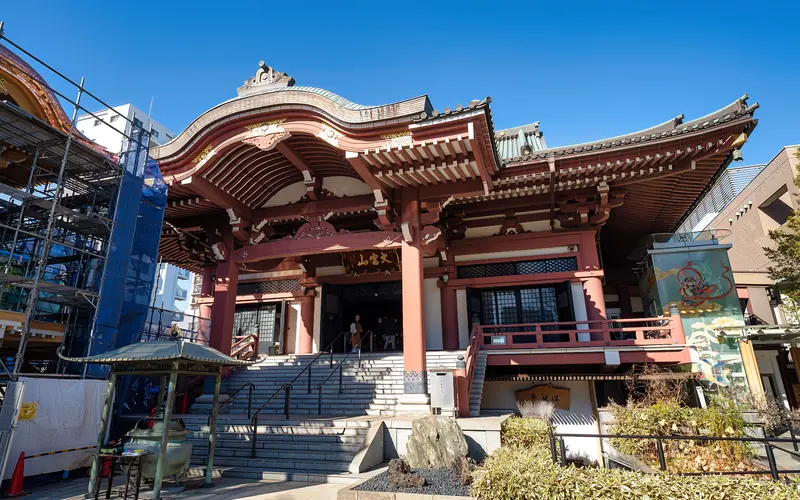 東光寺 東光殿の本堂(階段側から)