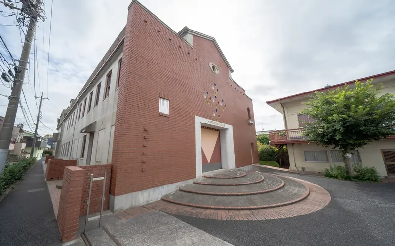 寿光院の建物の外観（斜め右）