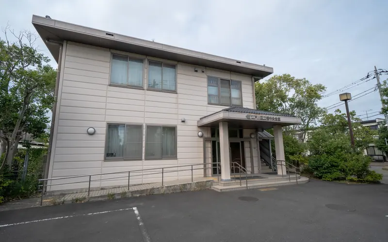 椿中央会館の建物の外観(正面近く)
